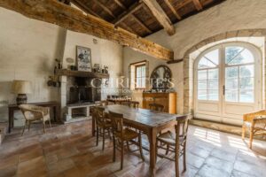 Elegant Bourgeois Townhouse with walled Garden, Swimming Pool and Outbuilding