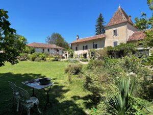 A Seigneurial Logis on the Edge of the Périgord Vert