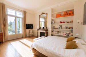 Parc Bordelais - Beautiful stone house - 5 suites - gardens - swimming pool and double garage
