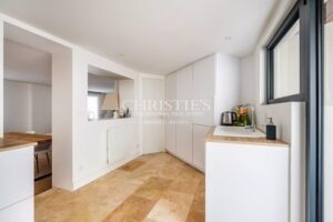 BOUSCAT CENTER – RENOVATED STONE HOUSE, 86 m2, WITH A 15 m2 TERRACE
