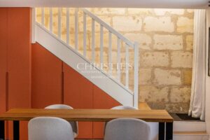 BOUSCAT CENTER – RENOVATED STONE HOUSE, 86 m2, WITH A 15 m2 TERRACE