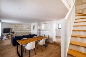 BOUSCAT CENTER – RENOVATED STONE HOUSE, 86 m2, WITH A 15 m2 TERRACE