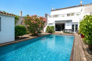 Beautifully Renovated Character Home with Swimming Pool – La Genette, La Rochelle