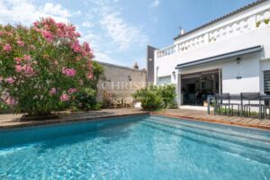 Beautifully Renovated Character Home with Swimming Pool – La Genette, La Rochelle