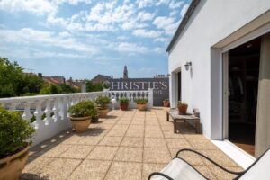 Beautifully Renovated Character Home with Swimming Pool – La Genette, La Rochelle