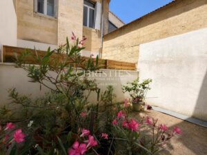 BORDEAUX CHARTRONS – APPARTEMENT T3 AVEC TERRASSE ET VUE GARONNE