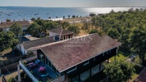 CASSY LANTON, villa bois d'architecte, vue Bassin