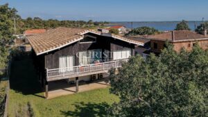 CASSY LANTON, villa bois d'architecte, vue Bassin