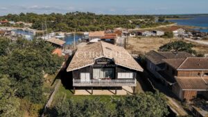 CASSY LANTON, villa bois d'architecte, vue Bassin