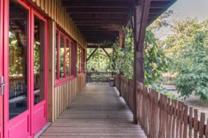 ANDERNOS-LES-BAINS – Exceptional Wooden Villa to Discover