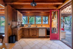 ANDERNOS-LES-BAINS – Exceptional Wooden Villa to Discover