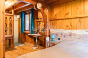 ANDERNOS-LES-BAINS – Exceptional Wooden Villa to Discover