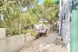 For sale Saint-Jean-de-Luz - House to renovate, walkable living