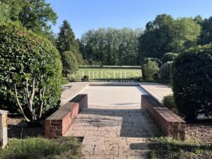 Handsome 1860s manor set in large park with attractive outbuildings