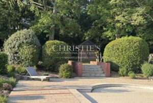 Handsome 1860s manor set in large park with attractive outbuildings