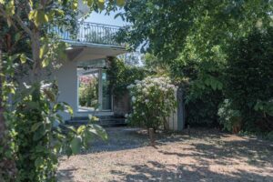ARES, coeur de village et aperçu Bassin, spacieuse villa