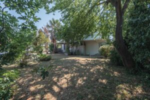 ARES, coeur de village et aperçu Bassin, spacieuse villa