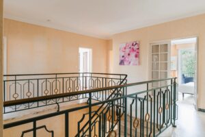 ARES, coeur de village et aperçu Bassin, spacieuse villa