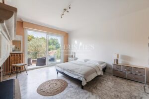 ARES, coeur de village et aperçu Bassin, spacieuse villa