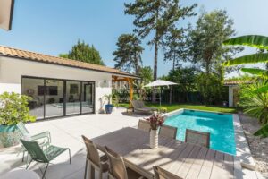 Bouscat – Elegant architect villa of 2022 with swimming pool and landscaped garden - 4 bedrooms and 1 office