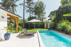 Bouscat – Elegant architect villa of 2022 with swimming pool and landscaped garden - 4 bedrooms and 1 office
