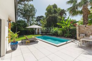Bouscat – Elegant architect villa of 2022 with swimming pool and landscaped garden - 4 bedrooms and 1 office