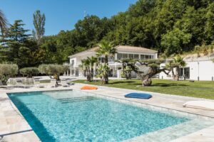 An Exceptional Contemporary Home on the Heights of Bouliac