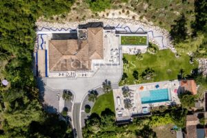 An Exceptional Contemporary Home on the Heights of Bouliac