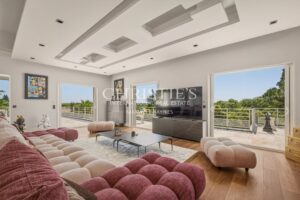 An Exceptional Contemporary Home on the Heights of Bouliac