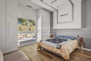 An Exceptional Contemporary Home on the Heights of Bouliac