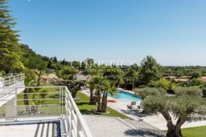 An Exceptional Contemporary Home on the Heights of Bouliac