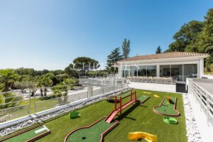 An Exceptional Contemporary Home on the Heights of Bouliac