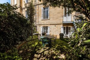 BORDEAUX / Croix de Seguey : Bel appartement avec jardin et parking
