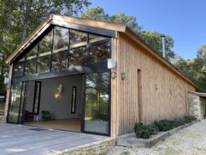 Domaine historique restauré + piscine et 10 hectares de terrain près de Bergerac