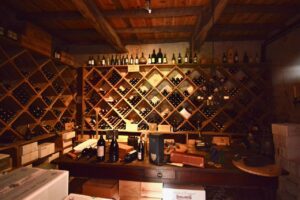 Domaine historique restauré + piscine et 10 hectares de terrain près de Bergerac