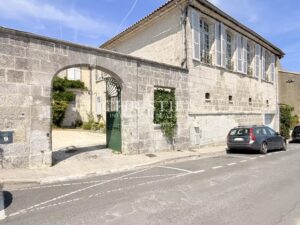 Private Wing of a Historic Hôtel Particulier on the Ramparts of Angoulême