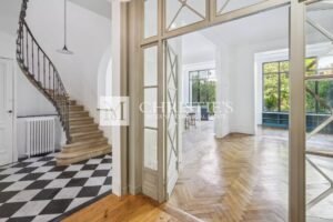 BORDEAUX - Hôtel particulier entre la Place Gambetta et le quartier Saint Seurin