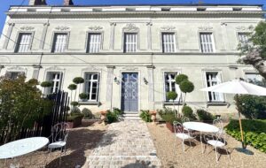 Splendid town mansoin in the heart of Saumur