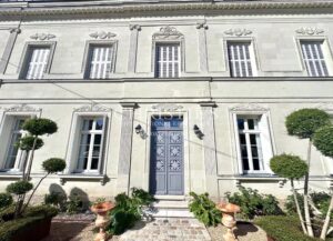 Splendid town mansoin in the heart of Saumur