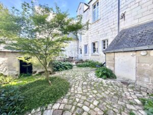 Splendid town mansoin in the heart of Saumur