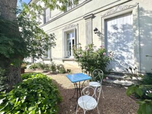 Splendid town mansoin in the heart of Saumur