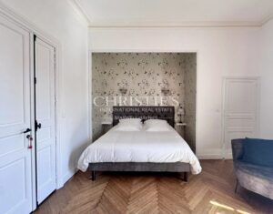 Splendid town mansoin in the heart of Saumur