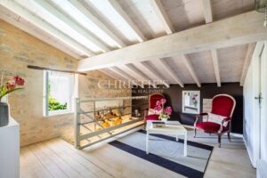 Three-house estate, 350 sqm, with swimming pool