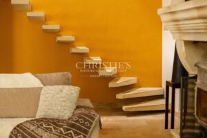 Three-house estate, 350 sqm, with swimming pool
