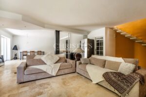 Three-house estate, 350 sqm, with swimming pool
