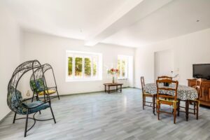 Three-house estate, 350 sqm, with swimming pool