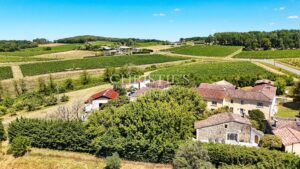 Three-house estate, 350 sqm, with swimming pool