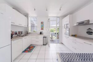 Family home in Arcachon – 195 sqm, 5 bedrooms and possibility of two independent spaces