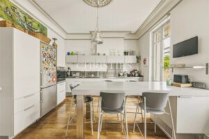 Bordeaux – Primerose, Elegant Bourgeois Residence with Garden, Swimming Pool and Private Parking