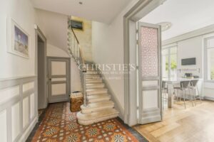 Bordeaux – Primerose, Elegant Bourgeois Residence with Garden, Swimming Pool and Private Parking